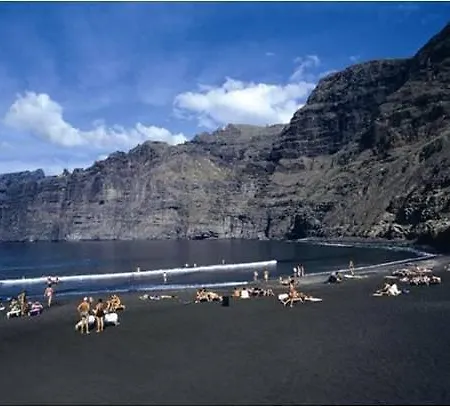 Los Gigantes, Apartamento Con Piscina