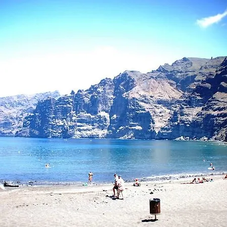Los Gigantes, Apartamento Con Piscina